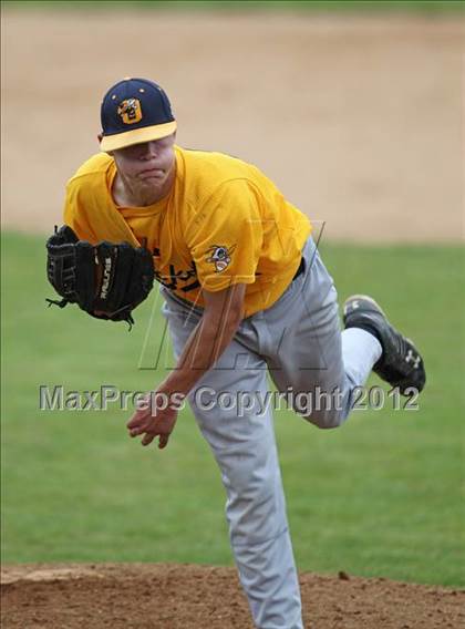 Thumbnail 3 in Oneonta vs. Wayland-Cohocton (NYSPHSAA Class B Semifinal) photogallery.