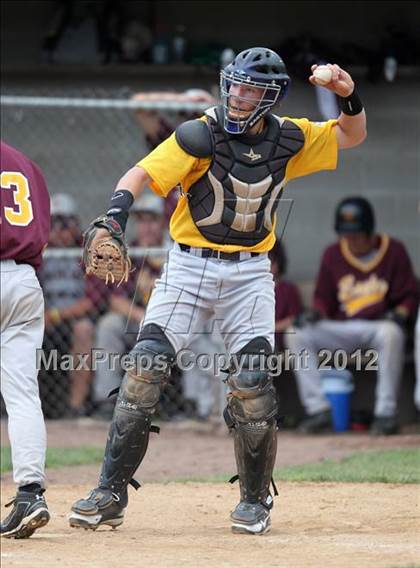 Thumbnail 3 in Oneonta vs. Wayland-Cohocton (NYSPHSAA Class B Semifinal) photogallery.