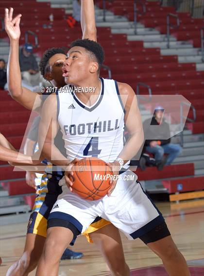 Thumbnail 2 in Los Osos vs. Foothill (Rancho Mirage Holiday Invitational) photogallery.