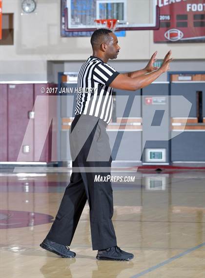 Thumbnail 2 in Los Osos vs. Foothill (Rancho Mirage Holiday Invitational) photogallery.