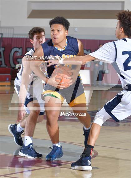 Thumbnail 2 in Los Osos vs. Foothill (Rancho Mirage Holiday Invitational) photogallery.
