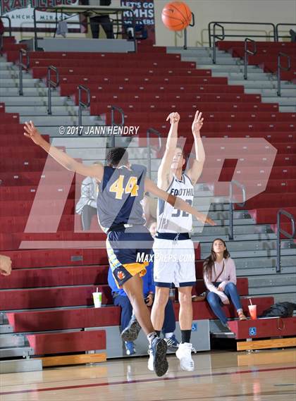 Thumbnail 2 in Los Osos vs. Foothill (Rancho Mirage Holiday Invitational) photogallery.