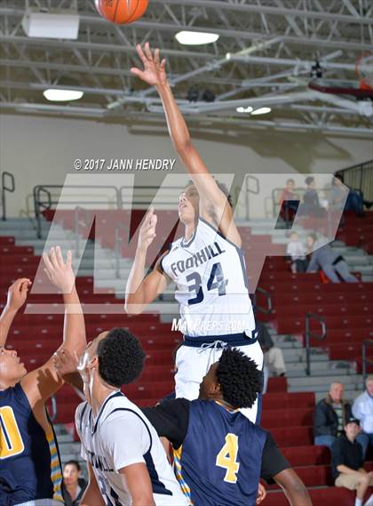 Thumbnail 2 in Los Osos vs. Foothill (Rancho Mirage Holiday Invitational) photogallery.