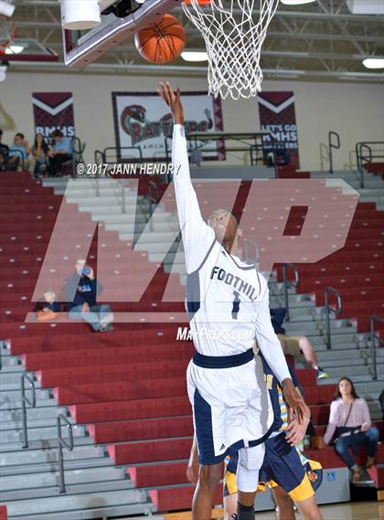 Thumbnail 2 in Los Osos vs. Foothill (Rancho Mirage Holiday Invitational) photogallery.