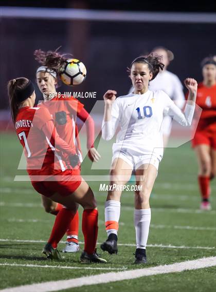 Thumbnail 3 in Carondelet vs. Foothill (CIF NCS D1 Semifinals) photogallery.