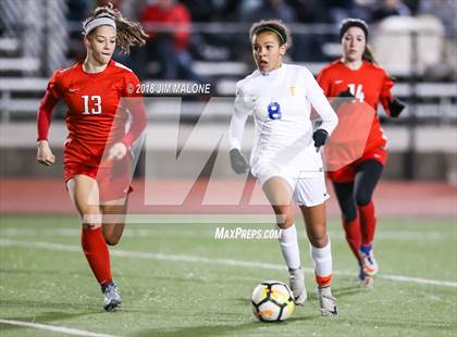 Thumbnail 2 in Carondelet vs. Foothill (CIF NCS D1 Semifinals) photogallery.