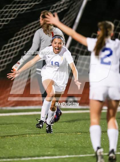 Thumbnail 2 in Carondelet vs. Foothill (CIF NCS D1 Semifinals) photogallery.