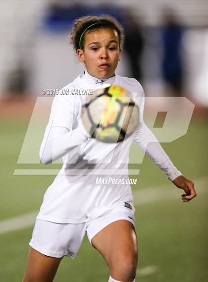 Thumbnail 3 in Carondelet vs. Foothill (CIF NCS D1 Semifinals) photogallery.