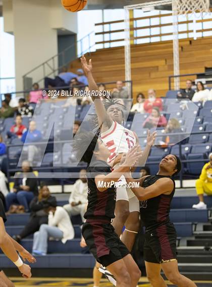 Thumbnail 3 in Jackson Prep vs. Choctaw Central photogallery.