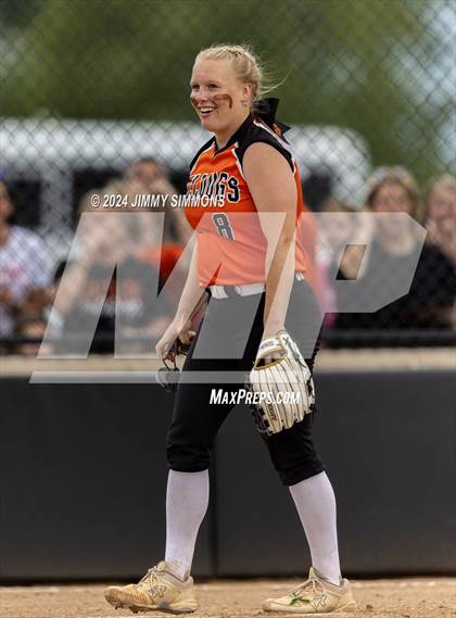 Thumbnail 2 in Freeburg vs. Waterloo (IHSA 3A Sectional Championship) photogallery.