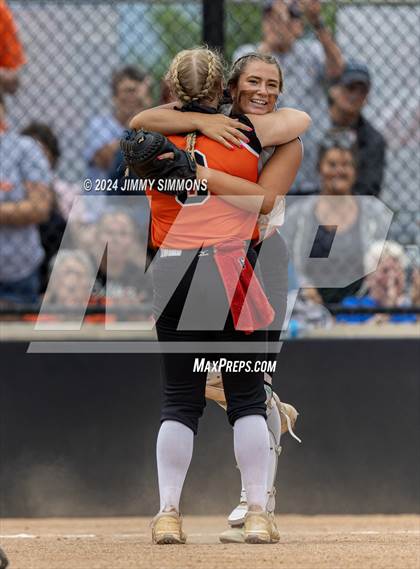 Thumbnail 3 in Freeburg vs. Waterloo (IHSA 3A Sectional Championship) photogallery.