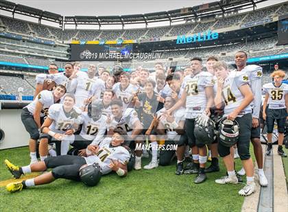 Thumbnail 3 in St. Anthony's vs. Delbarton photogallery.