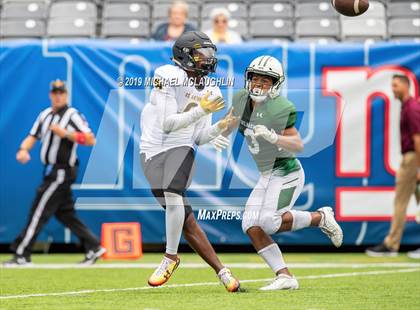 Thumbnail 3 in St. Anthony's vs. Delbarton photogallery.