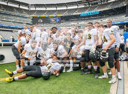 Thumbnail 2 in St. Anthony's vs. Delbarton photogallery.
