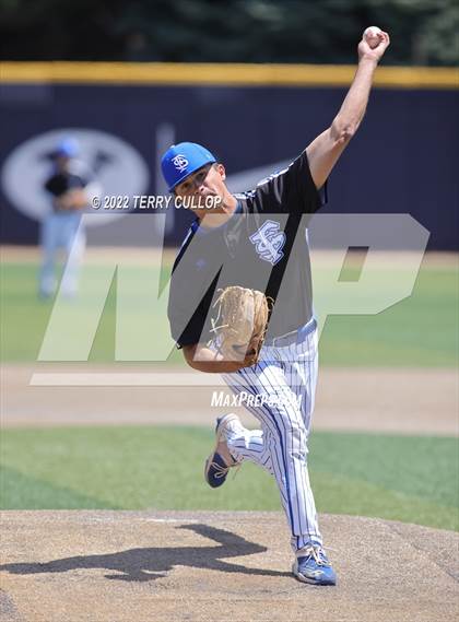 Thumbnail 3 in Fremont vs. Lone Peak (UHSAA 6A Bracket Play) photogallery.