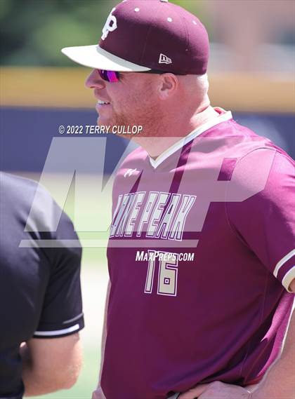 Thumbnail 3 in Fremont vs. Lone Peak (UHSAA 6A Bracket Play) photogallery.