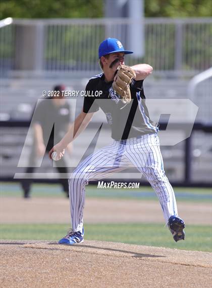 Thumbnail 2 in Fremont vs. Lone Peak (UHSAA 6A Bracket Play) photogallery.
