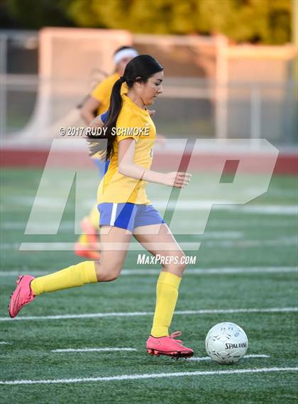 Thumbnail 2 in Brawley vs. Lincoln (CIF SDS D5 Final) photogallery.