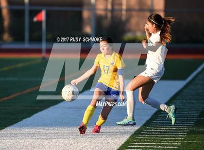 Thumbnail 2 in Brawley vs. Lincoln (CIF SDS D5 Final) photogallery.