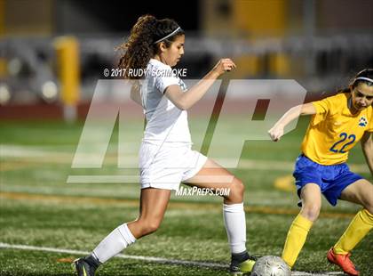 Thumbnail 1 in Brawley vs. Lincoln (CIF SDS D5 Final) photogallery.