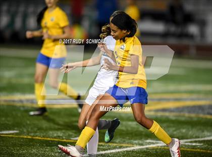 Thumbnail 1 in Brawley vs. Lincoln (CIF SDS D5 Final) photogallery.