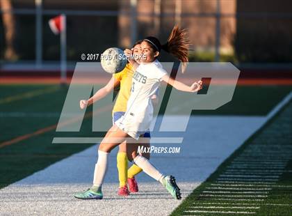 Thumbnail 1 in Brawley vs. Lincoln (CIF SDS D5 Final) photogallery.