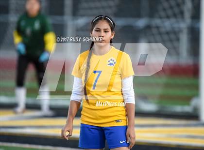 Thumbnail 2 in Brawley vs. Lincoln (CIF SDS D5 Final) photogallery.