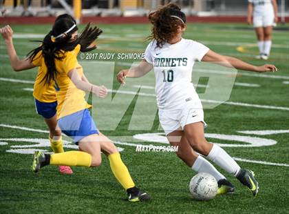 Thumbnail 1 in Brawley vs. Lincoln (CIF SDS D5 Final) photogallery.
