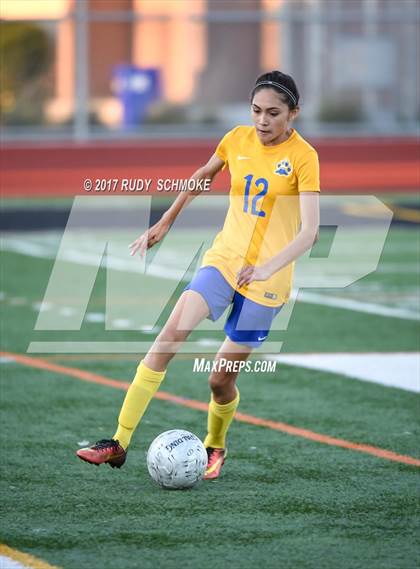 Thumbnail 2 in Brawley vs. Lincoln (CIF SDS D5 Final) photogallery.