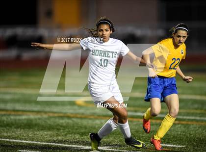 Thumbnail 3 in Brawley vs. Lincoln (CIF SDS D5 Final) photogallery.