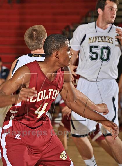 Thumbnail 3 in La Costa Canyon vs. Colton (MaxPreps Holiday Classic) photogallery.