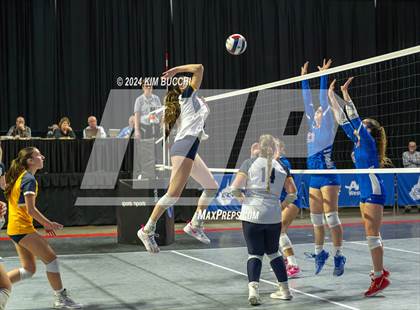 Thumbnail 3 in Hedgesville vs. Morgantown (WVSSAC Class AAAA Final) photogallery.