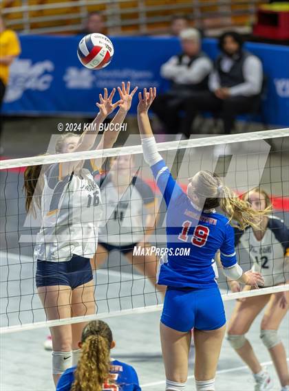 Thumbnail 3 in Hedgesville vs. Morgantown (WVSSAC Class AAAA Final) photogallery.