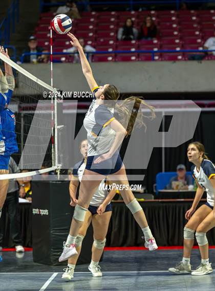Thumbnail 2 in Hedgesville vs. Morgantown (WVSSAC Class AAAA Final) photogallery.