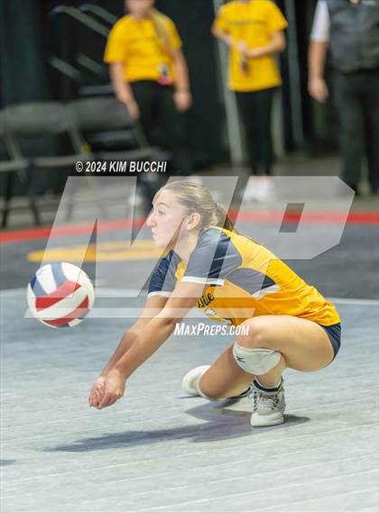 Thumbnail 2 in Hedgesville vs. Morgantown (WVSSAC Class AAAA Final) photogallery.