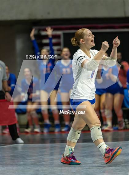 Thumbnail 2 in Hedgesville vs. Morgantown (WVSSAC Class AAAA Final) photogallery.