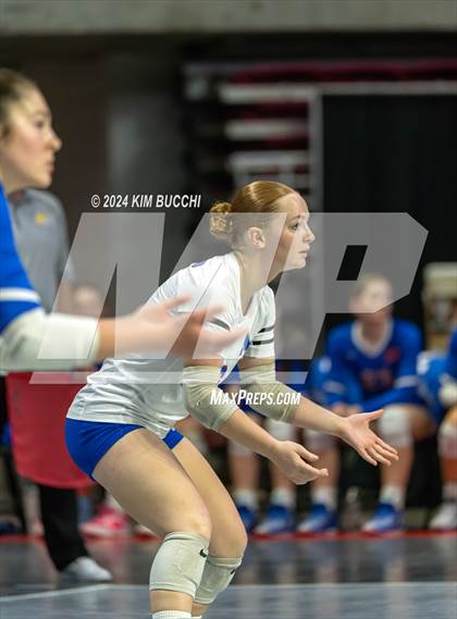 Thumbnail 3 in Hedgesville vs. Morgantown (WVSSAC Class AAAA Final) photogallery.