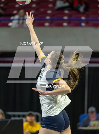 Thumbnail 3 in Hedgesville vs. Morgantown (WVSSAC Class AAAA Final) photogallery.