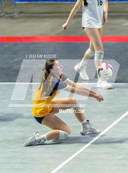Thumbnail 3 in Hedgesville vs. Morgantown (WVSSAC Class AAAA Final) photogallery.