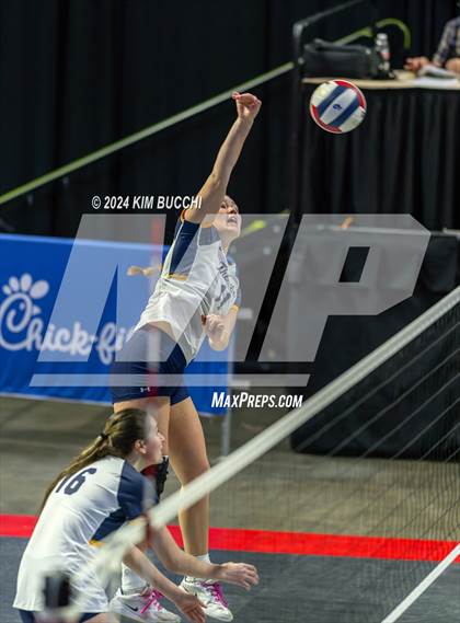 Thumbnail 3 in Hedgesville vs. Morgantown (WVSSAC Class AAAA Final) photogallery.