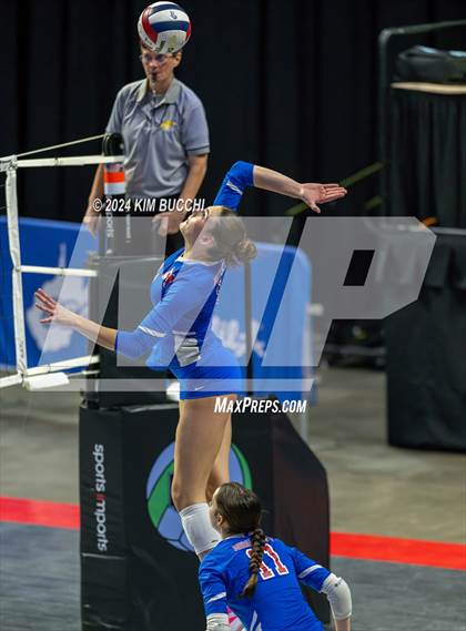 Thumbnail 2 in Hedgesville vs. Morgantown (WVSSAC Class AAAA Final) photogallery.