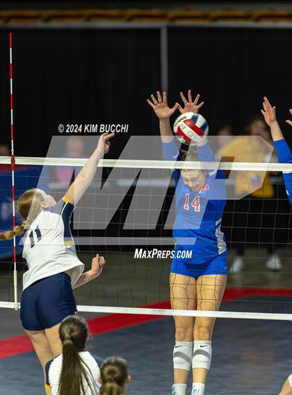 Thumbnail 2 in Hedgesville vs. Morgantown (WVSSAC Class AAAA Final) photogallery.