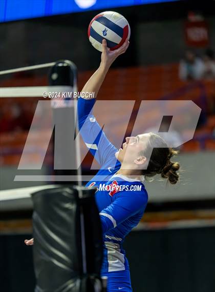 Thumbnail 3 in Hedgesville vs. Morgantown (WVSSAC Class AAAA Final) photogallery.