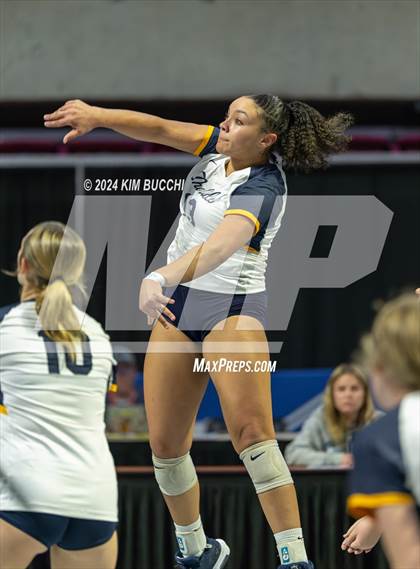 Thumbnail 1 in Hedgesville vs. Morgantown (WVSSAC Class AAAA Final) photogallery.