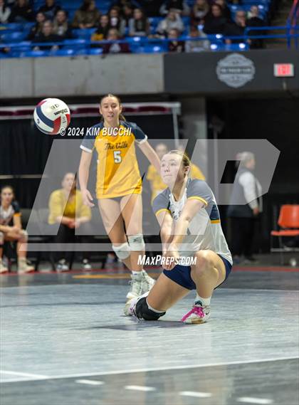 Thumbnail 2 in Hedgesville vs. Morgantown (WVSSAC Class AAAA Final) photogallery.
