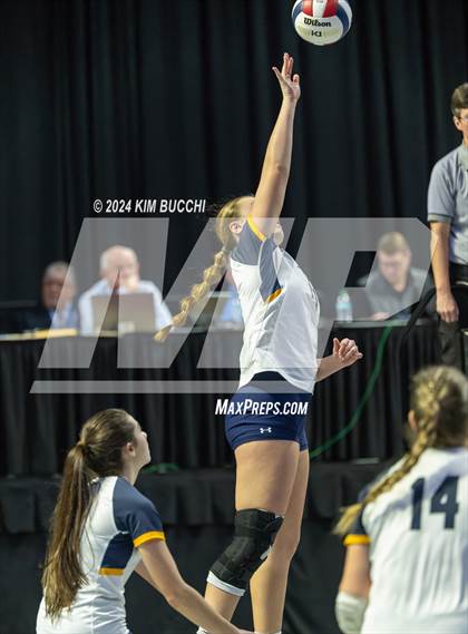Thumbnail 2 in Hedgesville vs. Morgantown (WVSSAC Class AAAA Final) photogallery.