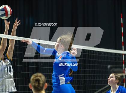 Thumbnail 3 in Hedgesville vs. Morgantown (WVSSAC Class AAAA Final) photogallery.