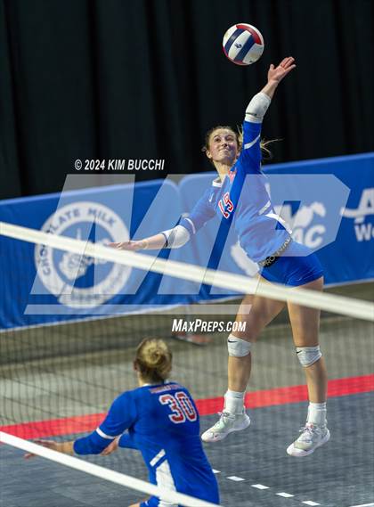 Thumbnail 2 in Hedgesville vs. Morgantown (WVSSAC Class AAAA Final) photogallery.