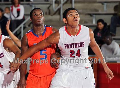 Thumbnail 3 in Bowie vs. Duncanville (Thanksgiving Hoofest)  photogallery.
