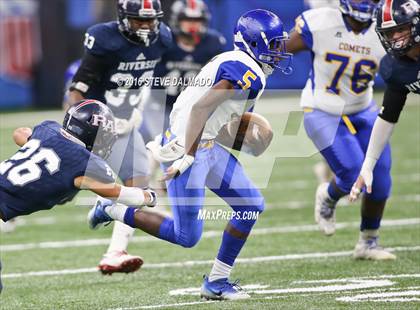 Thumbnail 3 in Riverside Academy vs St Charles Catholic (LHSAA 2A Final)  photogallery.